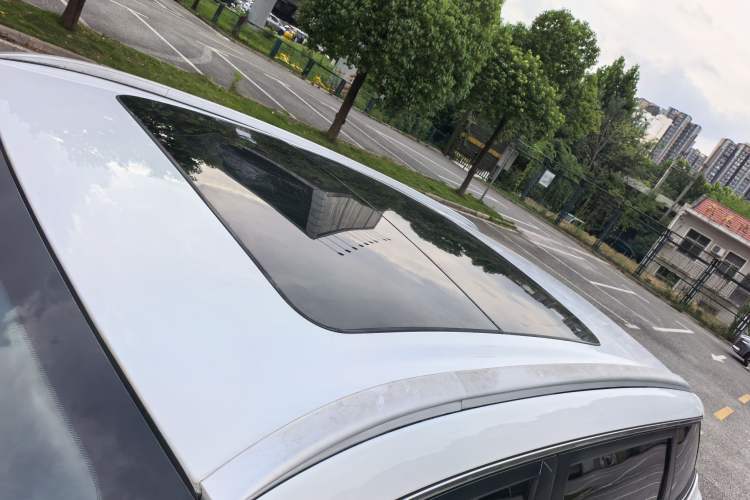 Used Geely Auto Emgrand X7 Sport 2018 1.8TD Automatic Two-Wheel Drive Smart Connect 4G Internet Edition Roof