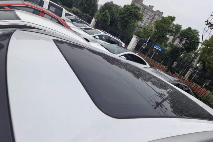 Used Geely Auto Emgrand X7 Sport 2018 1.8TD Automatic Two-Wheel Drive Smart Connect 4G Internet Edition Roof