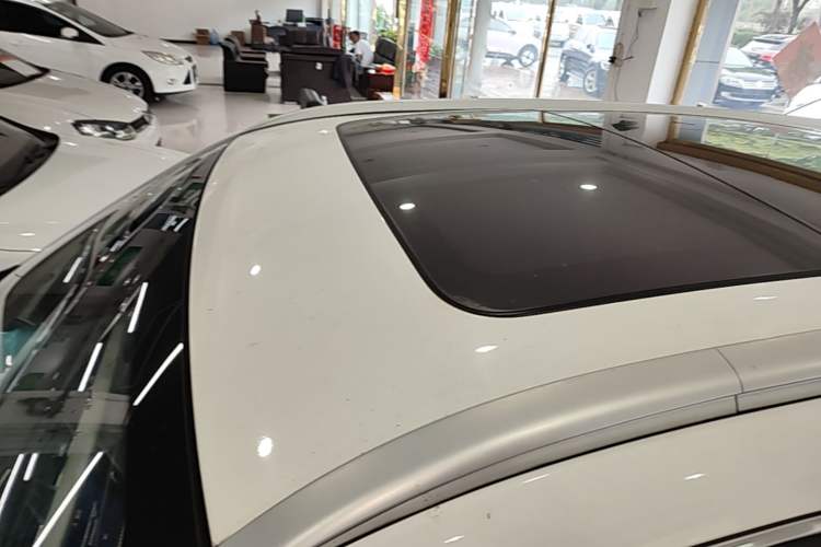 Used Geely Auto Emgrand X7 Sport 2018 1.8TD Automatic Two-Wheel Drive Smart Connect 4G Internet Edition Roof