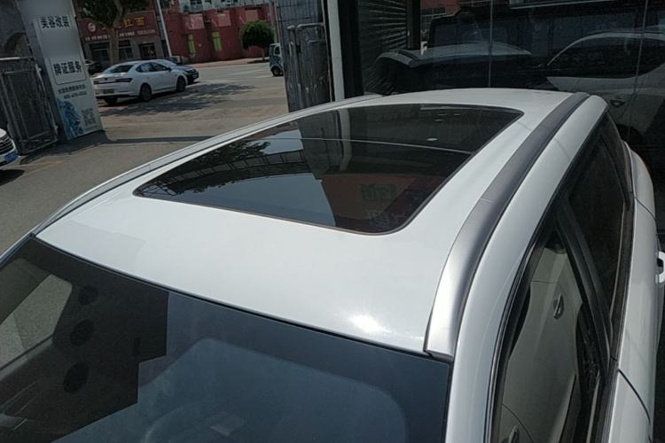 Used Geely Auto Emgrand X7 Sport 2018 1.8TD Automatic Two-Wheel Drive Smart Connect 4G Internet Edition Roof