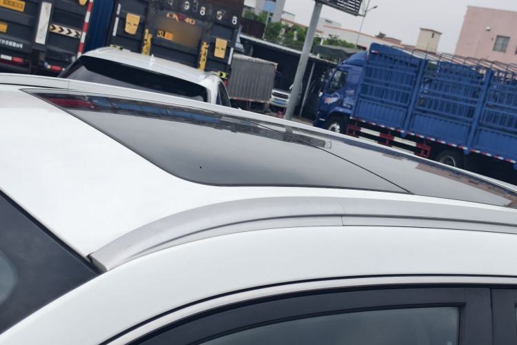 Used Geely Auto Emgrand X7 Sport 2018 1.8TD Automatic Two-Wheel Drive Smart Connect 4G Internet Edition Roof