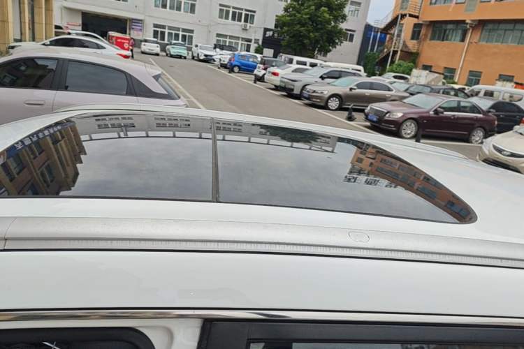 Used Geely Auto Emgrand X7 Sport 2018 1.8TD Automatic Two-Wheel Drive Smart 4G Connected Version Roof