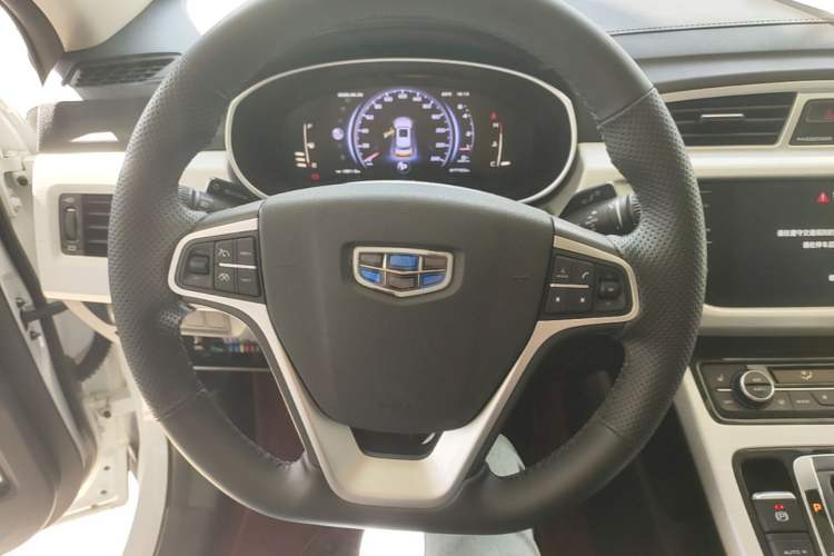 Used Geely Auto Emgrand X7 Sport 2018 1.8TD Automatic Two-Wheel Drive Smart 4G Connected Version Steering Wheel