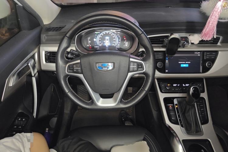 Used Geely Auto Emgrand X7 Sport 2018 1.8TD Automatic Two-Wheel Drive Smart Connect 4G Internet Edition Steering Wheel