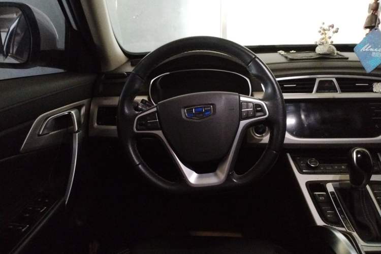 Used Geely Auto Emgrand X7 Sport 2018 1.8TD Automatic Two-Wheel Drive Smart 4G Connected Version Steering Wheel