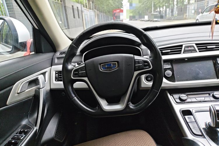 Used Geely Auto Emgrand X7 Sport 2018 1.8TD Automatic Two-Wheel Drive Smart Connect 4G Internet Edition Steering Wheel