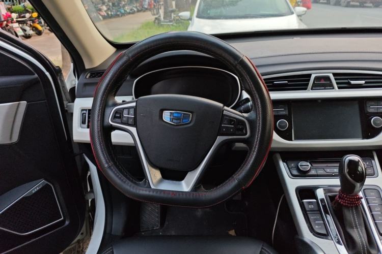Used Geely Auto Emgrand X7 Sport 2018 1.8TD Automatic Two-Wheel Drive Smart Connect 4G Internet Edition Steering Wheel