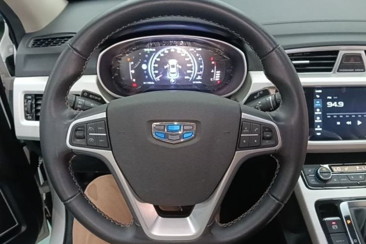 Used Geely Auto Emgrand X7 Sport 2018 1.8TD Automatic Two-Wheel Drive ZhiZun Model with 4G Connectivity Steering Wheel