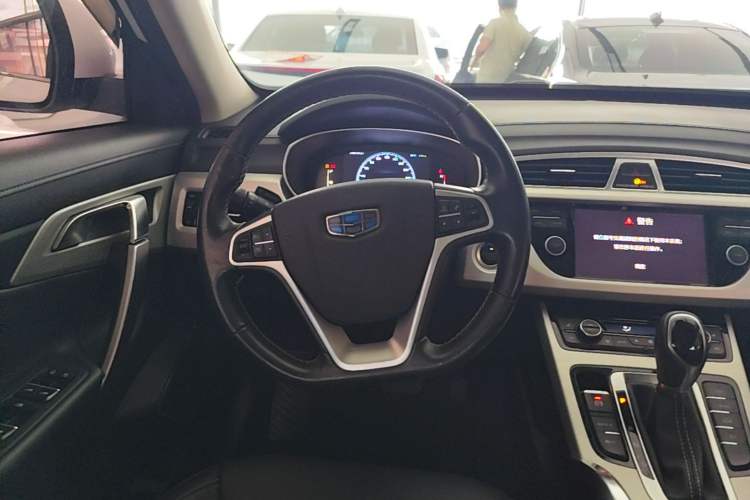 Used Geely Auto Emgrand X7 Sport 2018 1.8TD Automatic Two-Wheel Drive Smart Connect 4G Internet Edition Steering Wheel