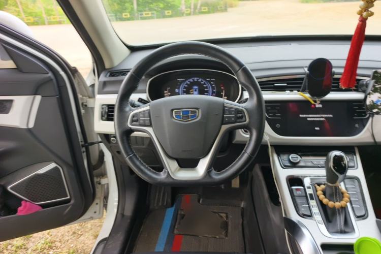 Used Geely Auto Emgrand X7 Sport 2018 1.8TD Automatic Two-Wheel Drive Smart 4G Connected Version Steering Wheel