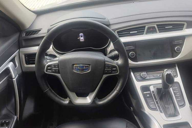 Used Geely Auto Emgrand X7 Sport 2018 1.8TD Automatic Two-Wheel Drive Smart Connect 4G Internet Edition Steering Wheel