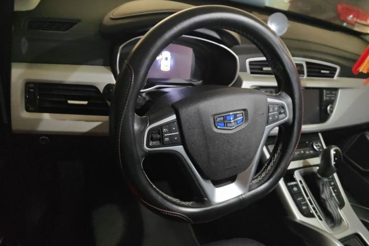 Used Geely Auto Emgrand X7 Sport 2018 1.8TD Automatic Two-Wheel Drive Smart Connect 4G Internet Edition Steering Wheel