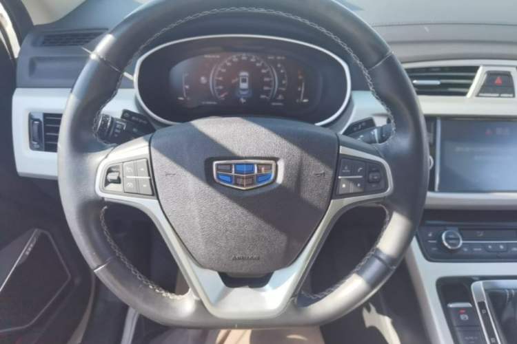 Used Geely Auto Emgrand X7 Sport 2018 1.8TD Automatic Two-Wheel Drive Smart Connect 4G Internet Edition Steering Wheel