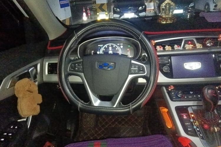 Used Geely Auto Emgrand X7 Sport 2018 1.8TD Automatic Two-Wheel Drive Smart Connect 4G Internet Edition Steering Wheel