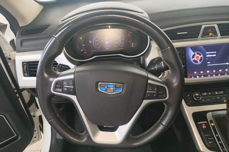 Used Geely Auto Emgrand X7 Sport 2018 1.8TD Automatic Two-Wheel Drive Smart Connect 4G Internet Edition Steering Wheel