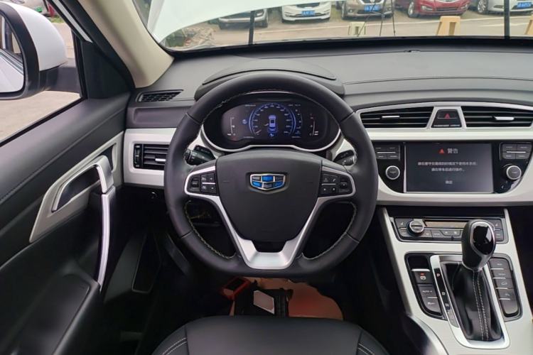 Used Geely Auto Emgrand X7 Sport 2018 1.8TD Automatic Two-Wheel Drive Smart Connect 4G Internet Edition Steering Wheel