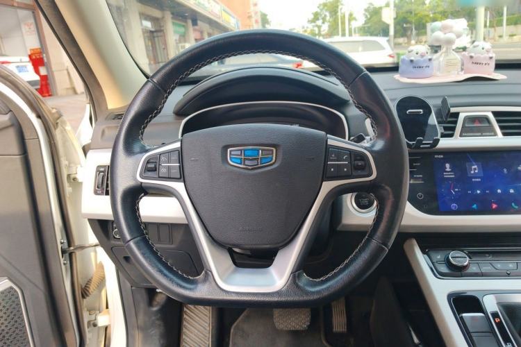 Used Geely Auto Emgrand X7 Sport 2018 1.8TD Automatic Two-Wheel Drive Smart 4G Connected Version Steering Wheel