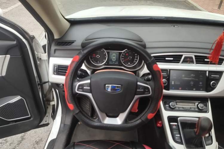Used Geely Auto Emgrand X7 Sport 2018 2.0L Manual Two-Wheel Drive Zhiya Version Steering Wheel