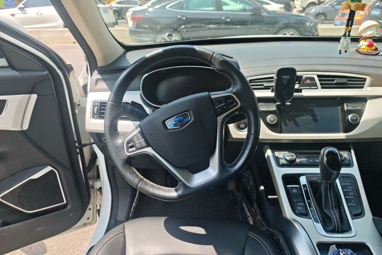 Used Geely Auto Emgrand X7 Sport 2018 1.8TD Automatic Two-Wheel Drive Smart Connect 4G Internet Edition Steering Wheel
