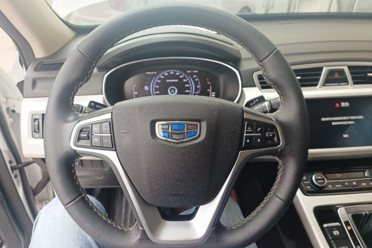 Used Geely Auto Emgrand X7 Sport 2018 1.8TD Automatic Two-Wheel Drive Smart 4G Connected Version Steering Wheel