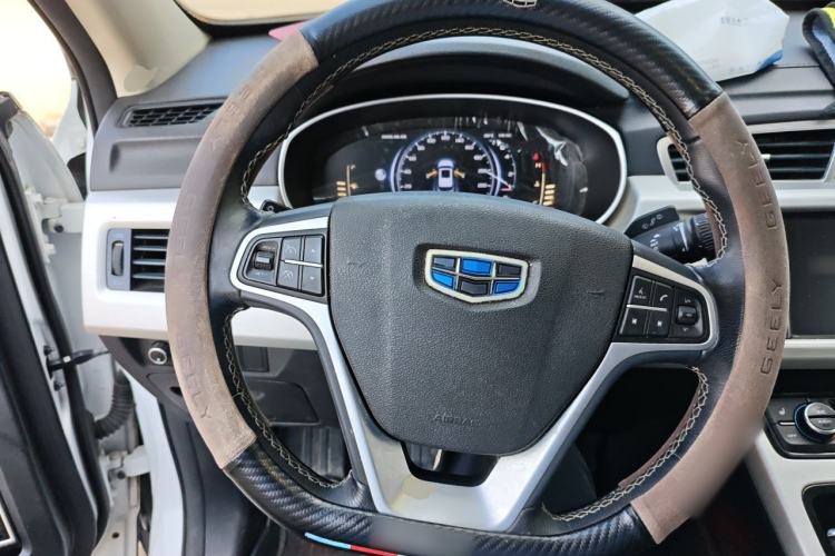 Used Geely Auto Emgrand X7 Sport 2018 1.8TD Automatic Two-Wheel Drive Smart Connect 4G Internet Edition Steering Wheel