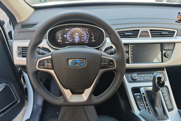 Used Geely Auto Emgrand X7 Sport 2018 1.8TD Automatic Two-Wheel Drive Smart Connect 4G Internet Edition Steering Wheel