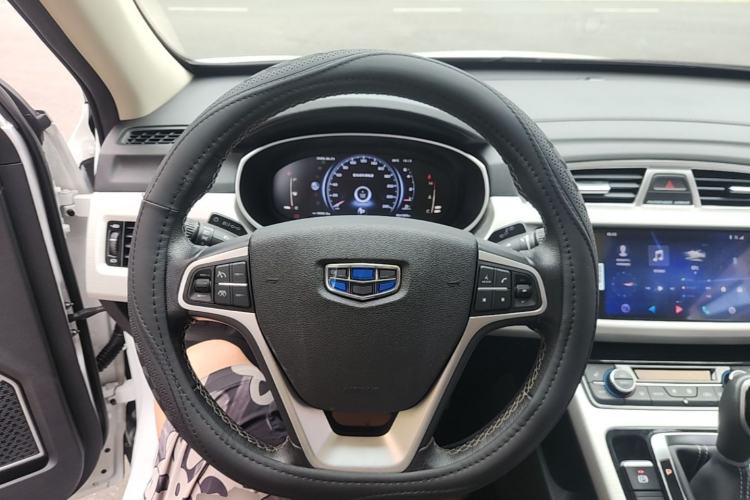 Used Geely Auto Emgrand X7 Sport 2018 1.8TD Automatic Two-Wheel Drive Smart 4G Connected Version Steering Wheel