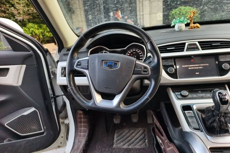 Used Geely Auto Emgrand X7 Sport 2018 2.0L Manual Two-Wheel Drive Zhiya Version Steering Wheel