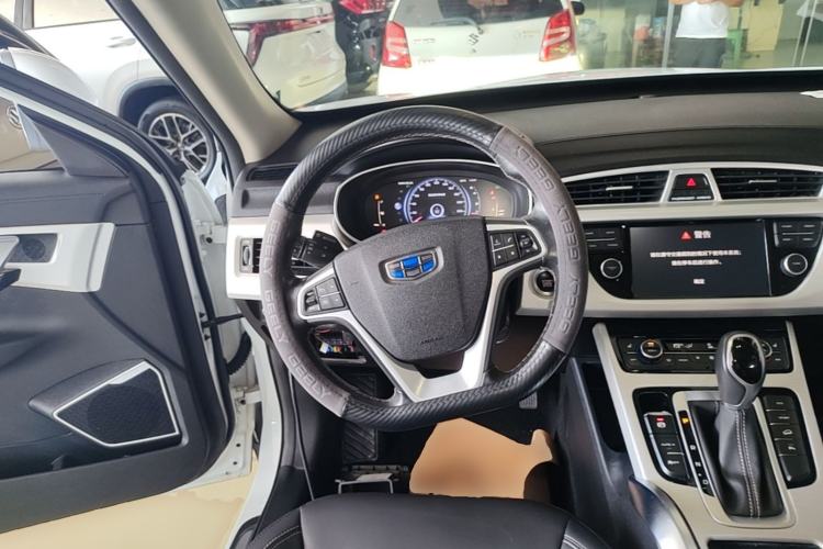 Used Geely Auto Emgrand X7 Sport 2018 1.8TD Automatic Two-Wheel Drive Smart Connect 4G Internet Edition Steering Wheel