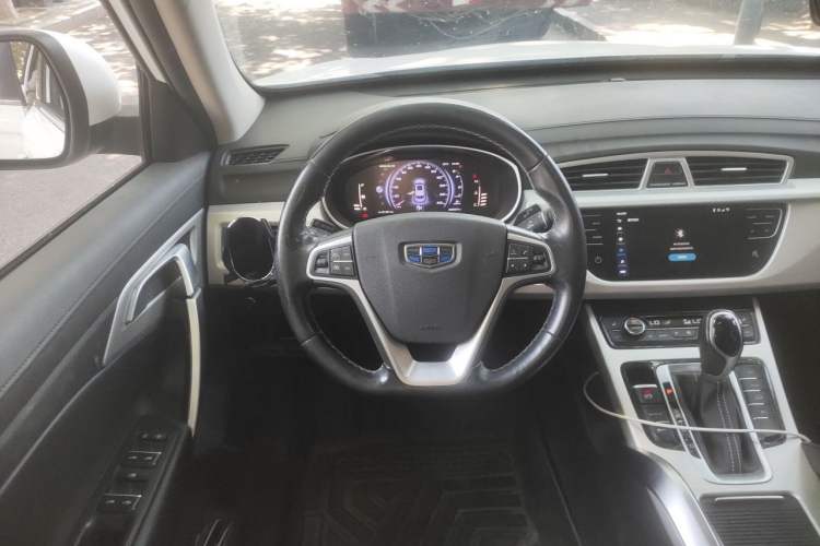 Used Geely Auto Emgrand X7 Sport 2018 1.8TD Automatic Two-Wheel Drive Smart 4G Connected Version Steering Wheel