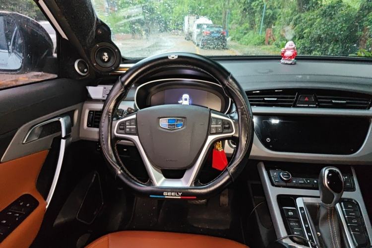 Used Geely Auto Emgrand X7 Sport 2018 1.8TD Automatic Two-Wheel Drive ZhiZun Model with 4G Connectivity Steering Wheel