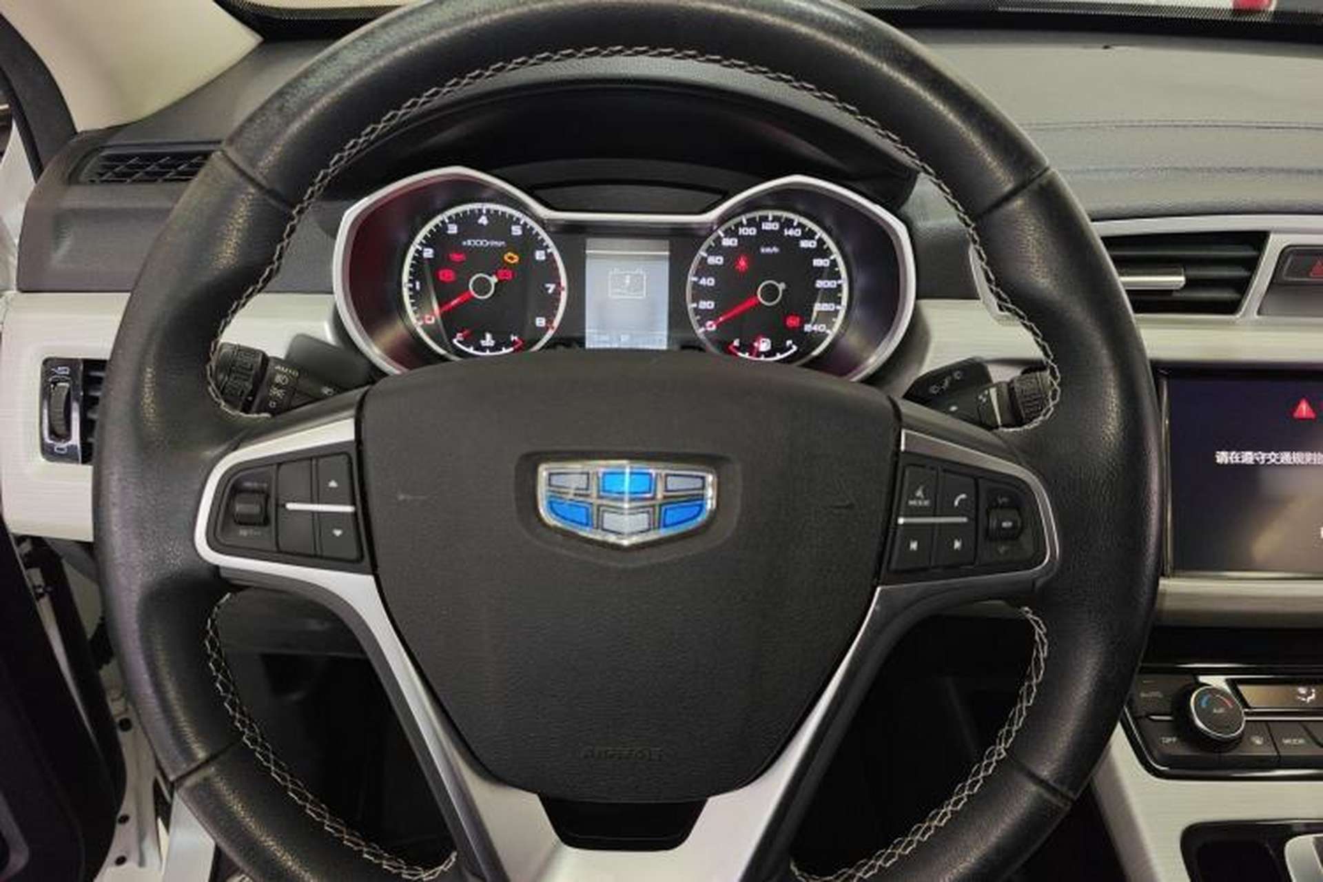 Used Geely Auto Emgrand X7 Sport 2018 1.8TD Automatic Two-Wheel Drive Zhiya Model Steering Wheel