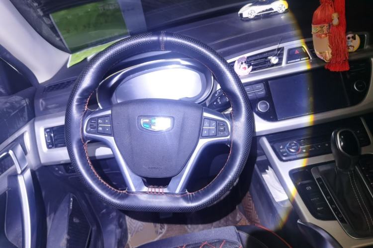 Used Geely Auto Emgrand X7 Sport 2018 1.8TD Automatic Two-Wheel Drive Smart Connect 4G Internet Edition Steering Wheel