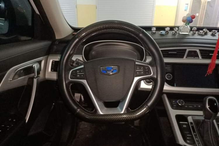 Used Geely Auto Emgrand X7 Sport 2018 1.8TD Automatic Two-Wheel Drive Smart Connect 4G Internet Edition Steering Wheel
