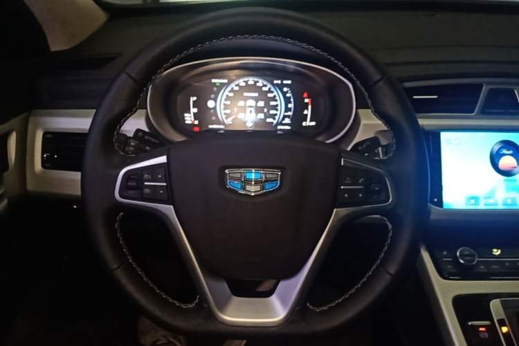 Used Geely Auto Emgrand X7 Sport 2018 1.8TD Automatic Two-Wheel Drive Smart Connect 4G Internet Edition Steering Wheel