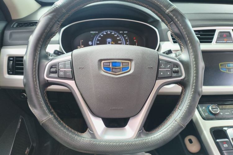 Used Geely Auto Emgrand X7 Sport 2018 1.8TD Automatic Two-Wheel Drive ZhiZun Model with 4G Connectivity Steering Wheel