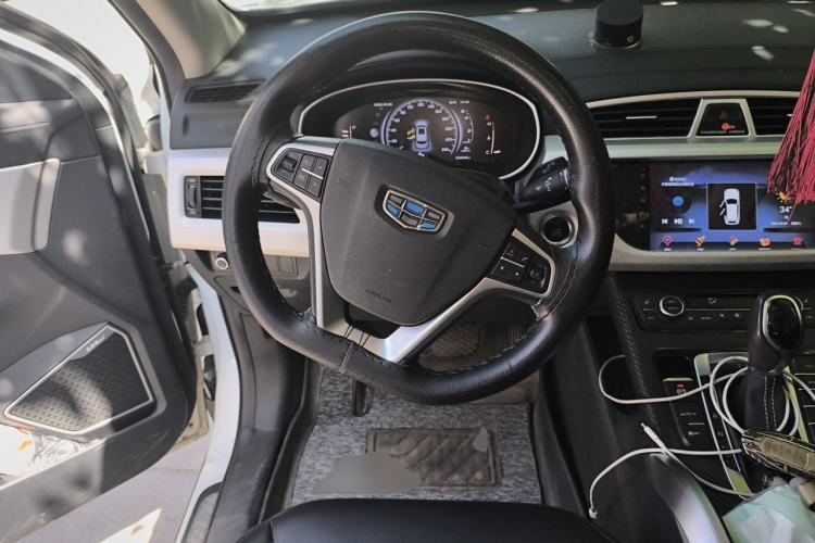 Used Geely Auto Emgrand X7 Sport 2018 1.8TD Automatic Two-Wheel Drive Smart Connect 4G Internet Edition Steering Wheel