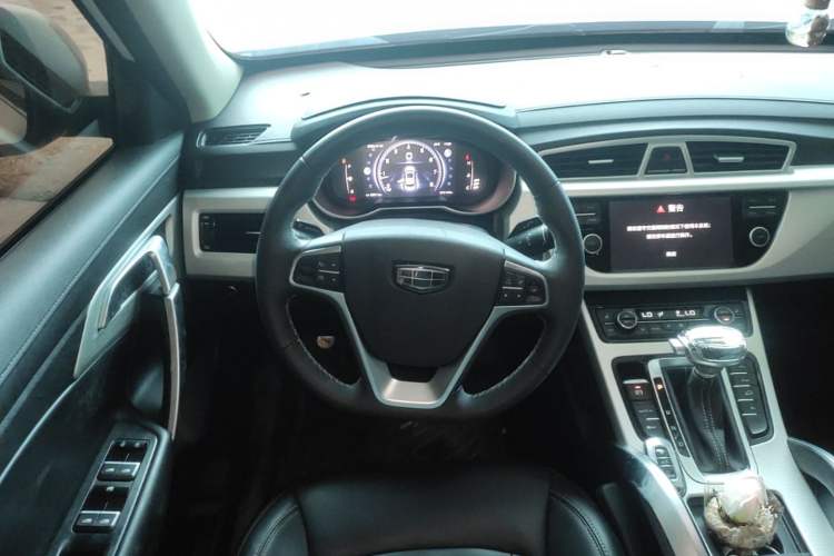 Used Geely Auto Emgrand X7 Sport 2018 1.8TD Automatic Two-Wheel Drive Smart Connect 4G Internet Edition Steering Wheel