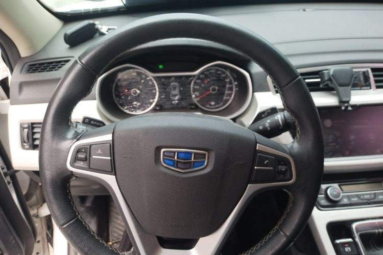 Used Geely Auto Emgrand X7 Sport 2018 2.0L Manual Two-Wheel Drive Zhiya Version Steering Wheel
