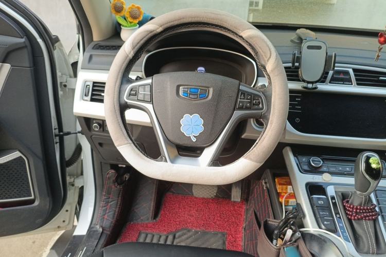 Used Geely Auto Emgrand X7 Sport 2018 1.8TD Automatic Two-Wheel Drive Smart 4G Connected Version Steering Wheel