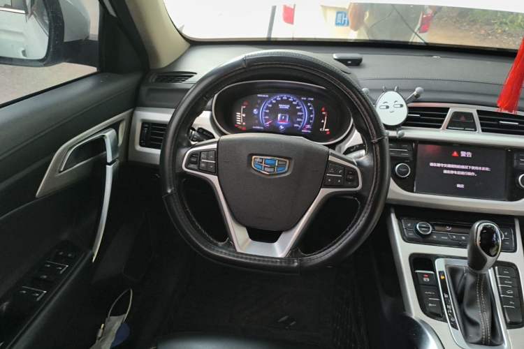 Used Geely Auto Emgrand X7 Sport 2018 1.8TD Automatic Two-Wheel Drive Smart Connect 4G Internet Edition Steering Wheel