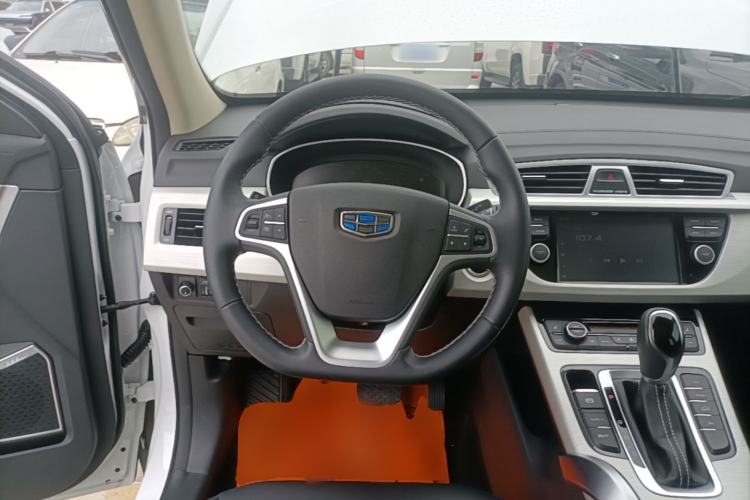 Used Geely Auto Emgrand X7 Sport 2018 1.8TD Automatic Two-Wheel Drive Smart Connect 4G Internet Edition Steering Wheel