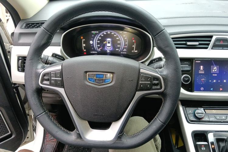 Used Geely Auto Emgrand X7 Sport 2018 1.8TD Automatic Two-Wheel Drive Smart Connect 4G Internet Edition Steering Wheel