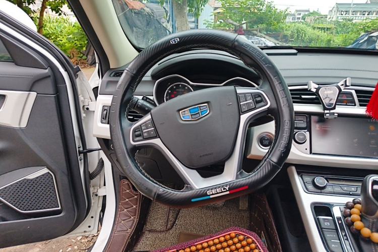 Used Geely Auto Emgrand X7 Sport 2018 1.8TD Automatic Two-Wheel Drive Zhiya Model Steering Wheel