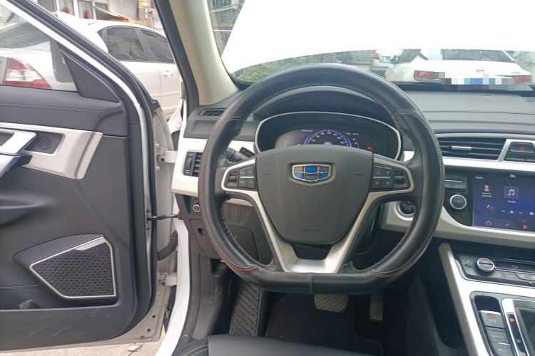 Used Geely Auto Emgrand X7 Sport 2018 1.8TD Automatic Two-Wheel Drive Smart Connect 4G Internet Edition Steering Wheel