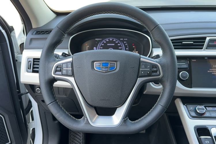 Used Geely Auto Emgrand X7 Sport 2018 1.8TD Automatic Two-Wheel Drive Smart Connect 4G Internet Edition Steering Wheel