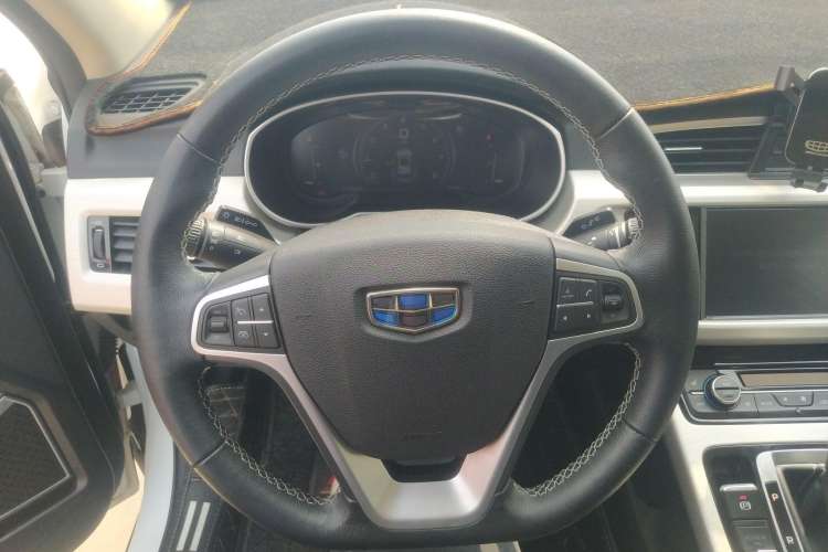 Used Geely Auto Emgrand X7 Sport 2018 1.8TD Automatic Two-Wheel Drive Smart Connect 4G Internet Edition Steering Wheel