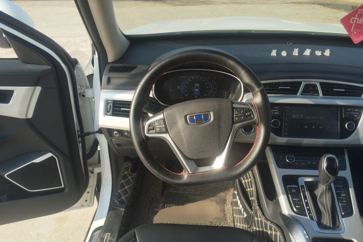 Used Geely Auto Emgrand X7 Sport 2018 1.8TD Automatic Two-Wheel Drive Smart Connect 4G Internet Edition Steering Wheel