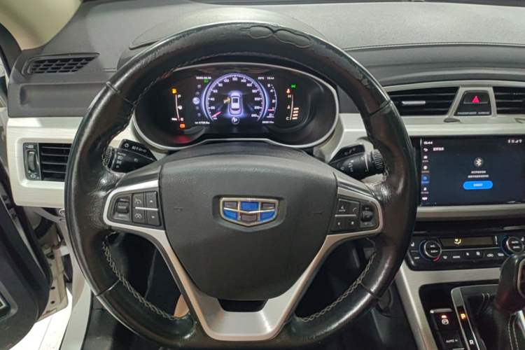 Used Geely Auto Emgrand X7 Sport 2018 1.8TD Automatic Two-Wheel Drive Smart Connect 4G Internet Edition Steering Wheel