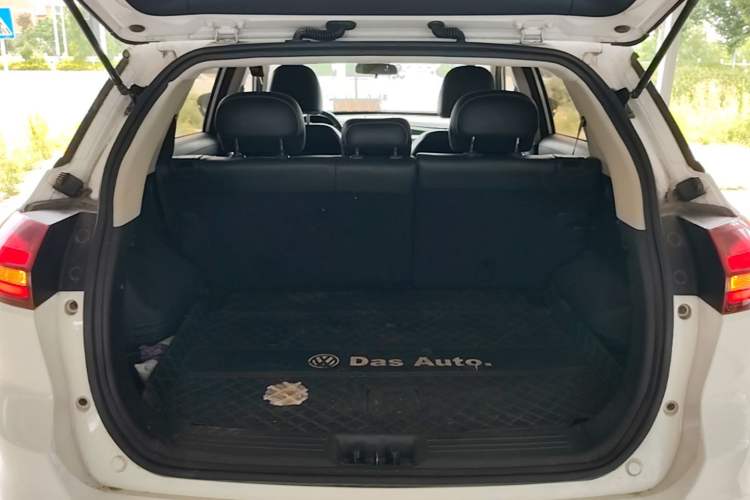Used Geely Auto Emgrand X7 Sport 2018 1.8TD Automatic Two-Wheel Drive Zhiya Model Trunk